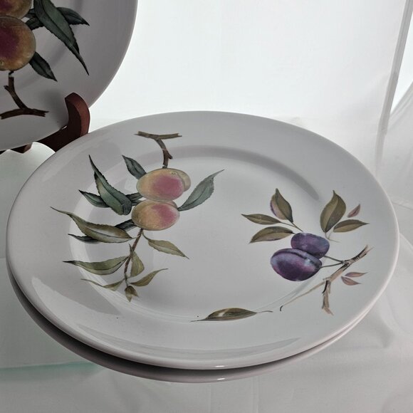 3 Royal Worcester Evesham Dinner Plates 10" fruits vegetables vtg colorful flaw - Picture 3 of 12